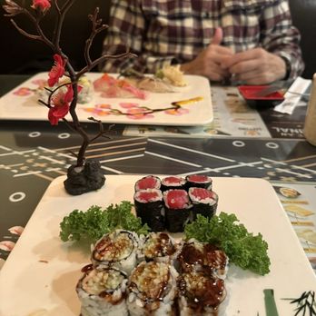 Golden Mango - Eel with cucumber hand roll and tuna hand roll - Asian Fusion Near Me - Farmington, Connecticut Golden Mango - Eel with cucumber hand roll and tuna hand roll - Asian Fusion Near Me - Farmington, Connecticut