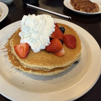 Colonial Pancake House - Very Berry Pancakes - Breakfast & Brunch Near Me - Williamsburg, Virginia