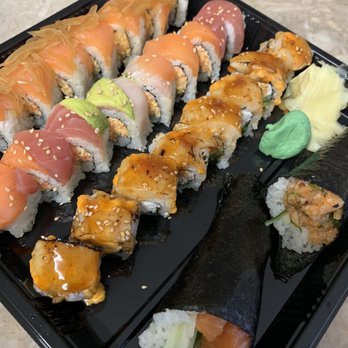 Sushi Friend - Salmon avocado hand roll and spicy yellowtail hand roll. - Sushi Bars Near Me - Phoenix, Arizona Sushi Friend - Salmon avocado hand roll and spicy yellowtail hand roll. - Sushi Bars Near Me - Phoenix, Arizona
