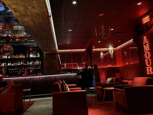 Hidden Bar at Noelle by null