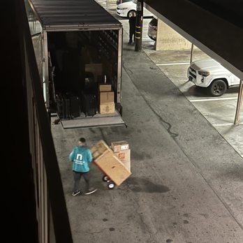 Next Moving Company - The truck and the mover - Movers Near Me - Pasadena, California