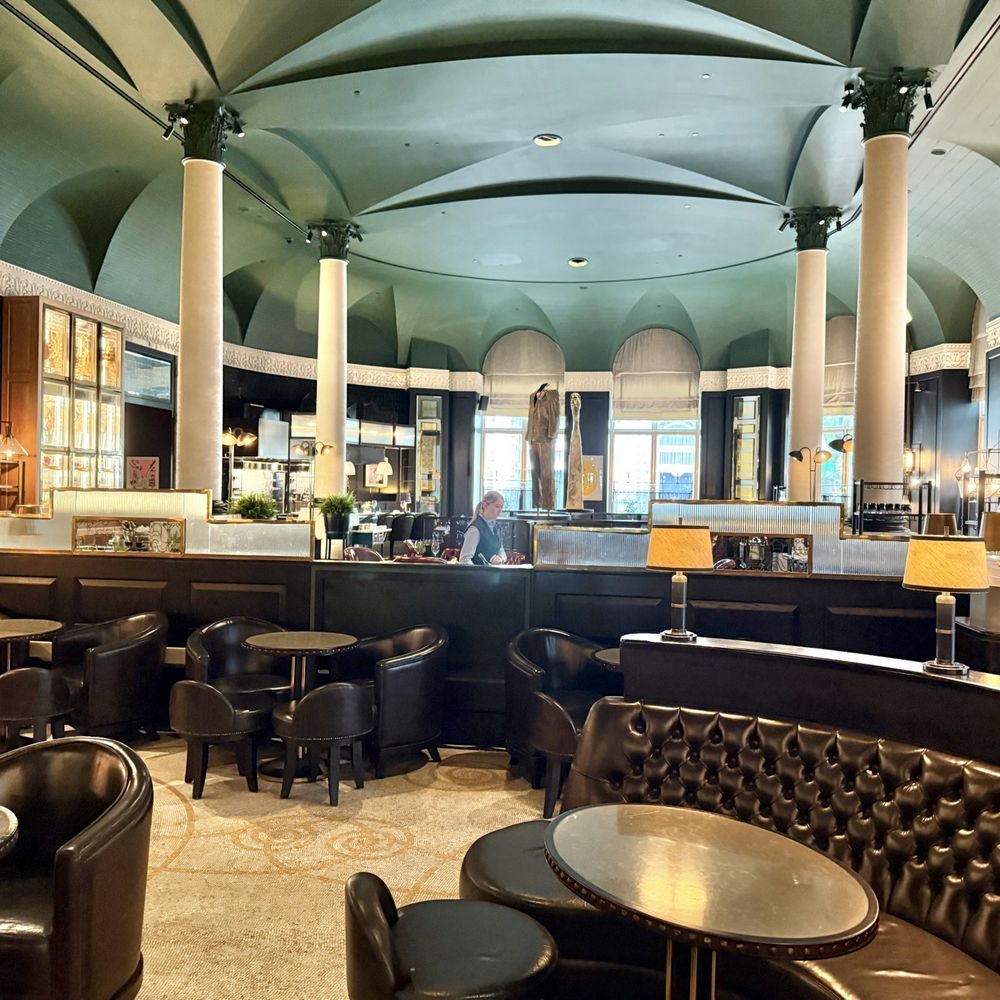 Kerridges Bar and Grill - British Near Me - London, XGL