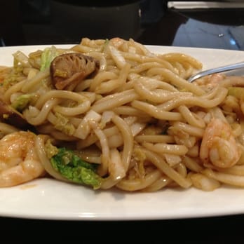 Shanghai Bun - Fried noodles with Shrimp - Shanghainese Near Me - West Windsor, New Jersey