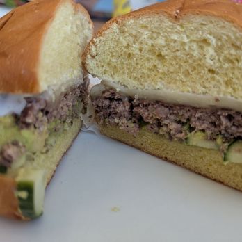 JP Gifford Sharon Cafe - California Smashburger - Cafes Near Me - Sharon, Connecticut