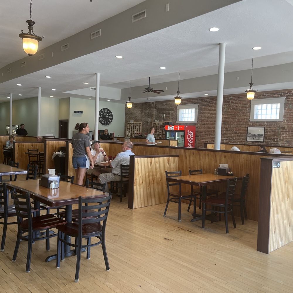 Spacious cafe Spacious cafe