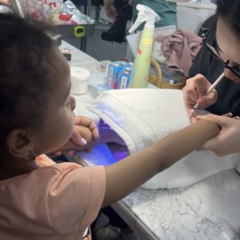 Avalon Nail Bar - Nail Salons Near Me - Long Beach, California