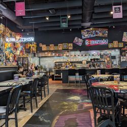Soupa Saiyan 3 - Counter and dining area