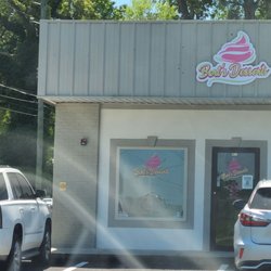Berts Desserts - Outside