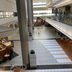 Beaumont Hospital - Royal Oak - Food court.