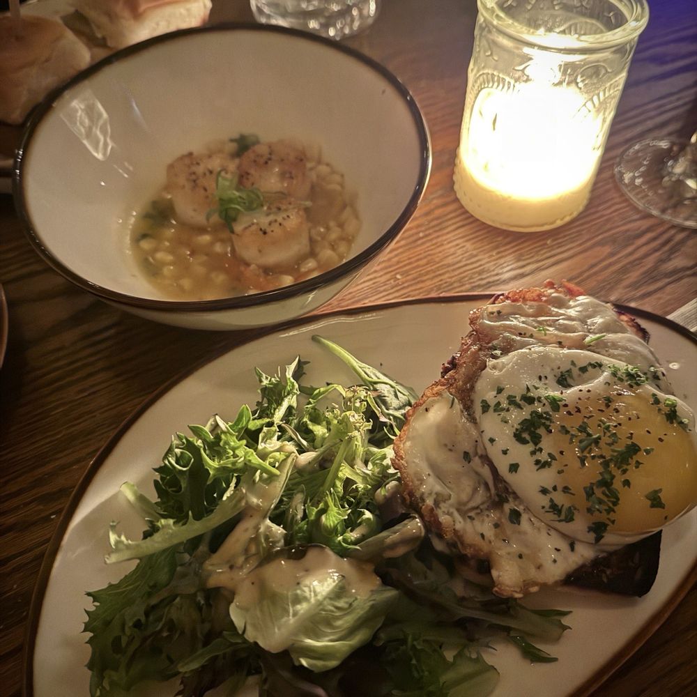 Bacari - Scallops and Bacari burger (like a flat bread) - Mediterranean Near Me - Long Beach, California