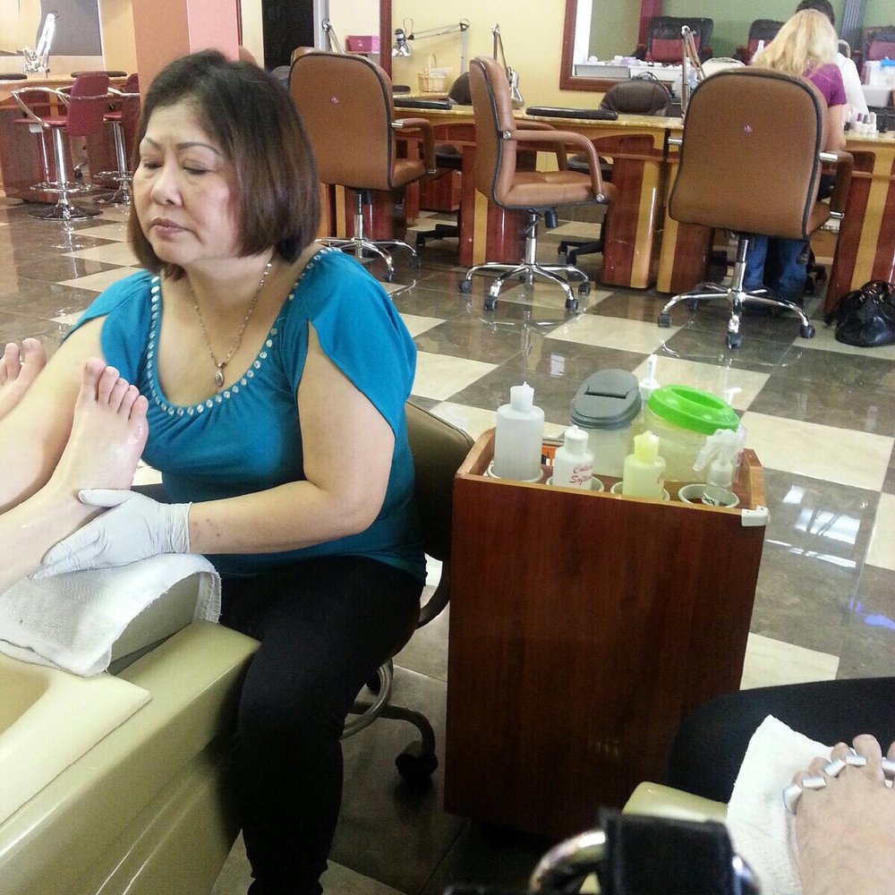 Happy Nails - Damn this lady had worked on my pedicure.No experience!wondering just old lady got license yet ?Made my toes bleeds never come! - Nail Salons Near Me - Lacey, Washington Happy Nails - Damn this lady had worked on my pedicure.No experience!wondering just old lady got license yet ?Made my toes bleeds never come! - Nail Salons Near Me - Lacey, Washington