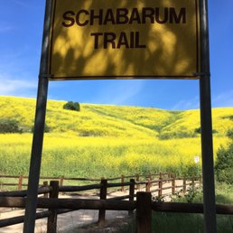 Schabarum trail entrance sign. You can take the left or the right path from here. The right path is less steep, the left path takes longer.