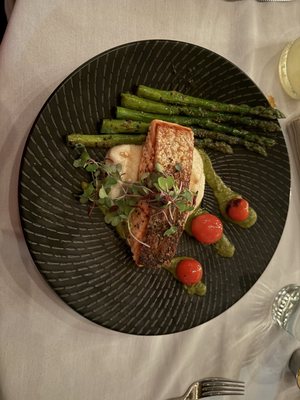 Queenie's Steakhouse by null