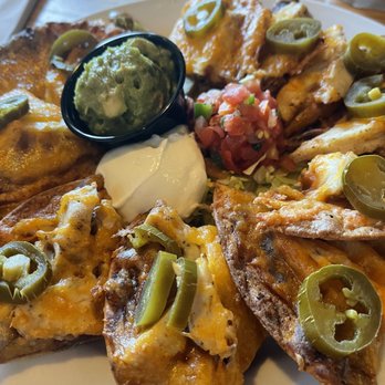 Chili's - Classic Nachos with Chicken - Bars Near Me - Las Vegas, Nevada