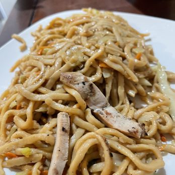 Kiwa Kitchen - a plate of noodles with chicken - Japanese Near Me - San Francisco, California Kiwa Kitchen - a plate of noodles with chicken - Japanese Near Me - San Francisco, California