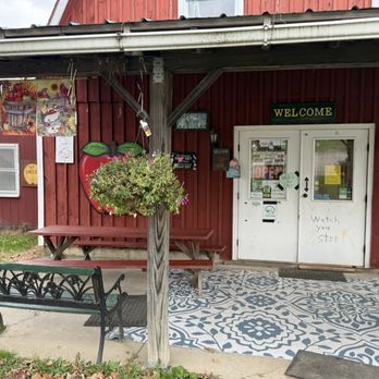 Lakeview Orchard - Fruits & Veggies Near Me - Lanesborough, Massachusetts