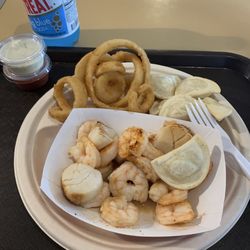 Captain Bob's Fresh Seafood - Broiled Shrimp and Scallops Platter