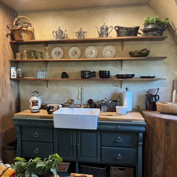 Burrowdale Inn - Kitchen - Bed & Breakfast Near Me - Bella Vista, California Burrowdale Inn - Kitchen - Bed & Breakfast Near Me - Bella Vista, California