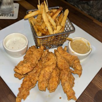 Yard House - Fried Chicken Tenders with fries - Bars Near Me - Sunrise, Florida