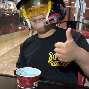Cold Stone Creamery - Great service and ice cream - Ice Cream & Frozen Yogurt Near Me - Van Nuys, California