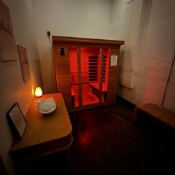 Blissfully Serene Spa & Salon - Himalayan salt sauna room