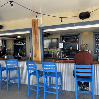 Tarpon Point Grill and Marina - Tarpon point outside bar - Seafood Near Me - Venice, Florida Tarpon Point Grill and Marina - Tarpon point outside bar - Seafood Near Me - Venice, Florida