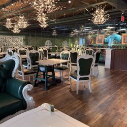Upstairs observation and seating area. Right before the rush at 6pm.