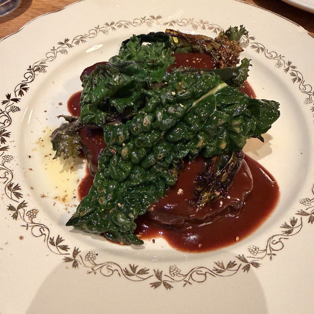 Berbena - Beef cheek with wine stew and cavolo nero - Coffee & Tea Near Me - Barcelona, B