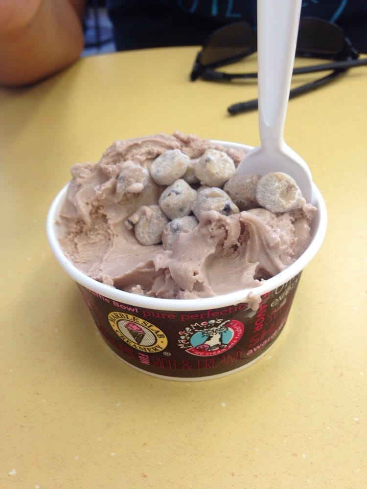 MAGGIE MOO’S ICE CREAM & TREATERY CLOSED 28 Reviews 1135