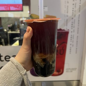 TRU TEA 初茶 - Grape Green Tea with Tapioca - Bubble Tea Near Me - Toronto, Ontario