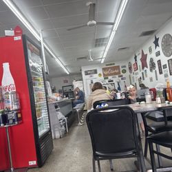 Anna's Restaurant - Little family place