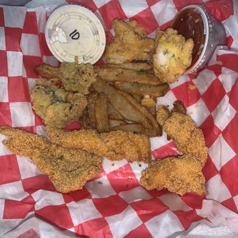 Maxine's Gumbo House - Seafood platter - Cajun/Creole Near Me - Manor, Texas