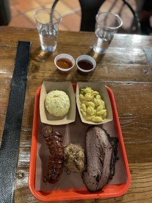 Brick Vault Brewery and Barbecue-Marathon by null