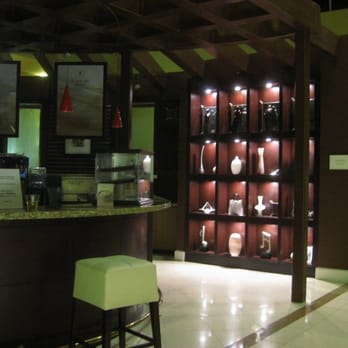 Embassy Suites by Hilton Valencia - the bar area - Hotels Near Me - Valencia, California Embassy Suites by Hilton Valencia - the bar area - Hotels Near Me - Valencia, California