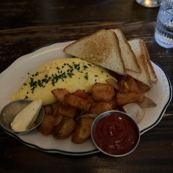 Cozy Royale - Garden Omelette - Wine Bars Near Me - Brooklyn, New York Cozy Royale - Garden Omelette - Wine Bars Near Me - Brooklyn, New York