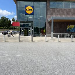 Exterior photo of Lidl - Spartanburg, South Carolina Exterior photo of Lidl - Spartanburg, South Carolina