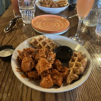 Dodo Bird Kitchen and Cocktails - Big Bird Chicken and Waffles - Cocktail Bars Near Me - Scottsdale, Arizona