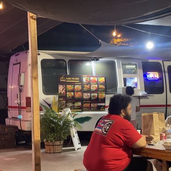 Da Tambayan Corner - Food Trucks Near Me - Maui, Hawaii