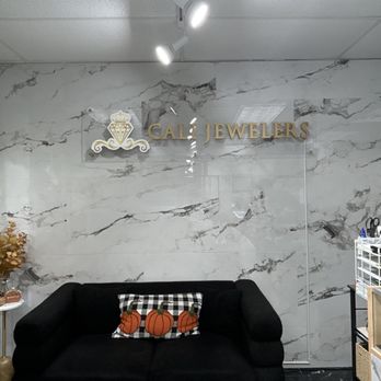 Cali Jewelers - Sitting area - Jewelry Near Me - Houston, Texas Cali Jewelers - Sitting area - Jewelry Near Me - Houston, Texas