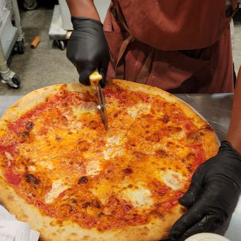 Mad Pie - Cheese pizza steaming out of the oven - Pizza Near Me - Honolulu, Hawaii Mad Pie - Cheese pizza steaming out of the oven - Pizza Near Me - Honolulu, Hawaii
