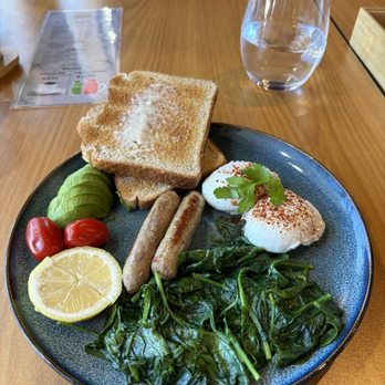 Cindy's - Sunny Dish with added toast was very bland - Coffee & Tea Near Me - West Vancouver, British Columbia