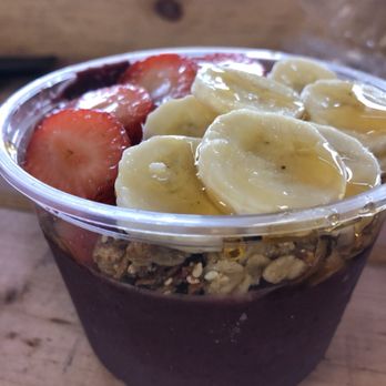 Vai Vai’s Acai Bowls - a yogurt with bananas and strawberries - Acai Bowls Near Me Vai Vai’s Acai Bowls - a yogurt with bananas and strawberries - Acai Bowls Near Me
