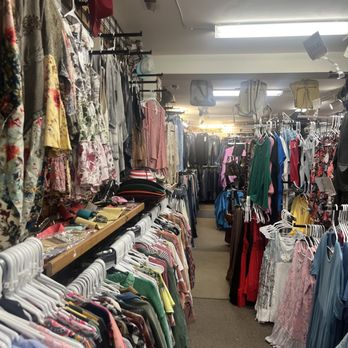 Abe's Corner Boutique - Women's Clothing Near Me - Nashville, Indiana Abe's Corner Boutique - Women's Clothing Near Me - Nashville, Indiana