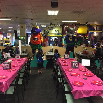 Chuck E. Cheese - Joining in the dancing. - Pizza Near Me - Pearl City, Hawaii