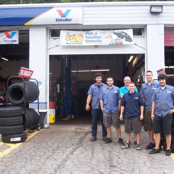 Valvoline Express Care - The crew at Valvoline Express Care and Automotive Repair in Colchester, Connecticut. - Oil Change Stations Near Me - Colchester, Connecticut Valvoline Express Care - The crew at Valvoline Express Care and Automotive Repair in Colchester, Connecticut. - Oil Change Stations Near Me - Colchester, Connecticut