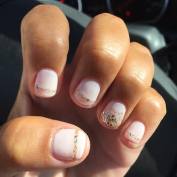 poshmanipedi - Gorgeous gold ombré and line nail art design and gel polish. - Nail Salons Near Me - Havertown, Pennsylvania