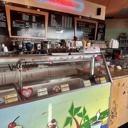 Long Island Ice Cream & Coffee - Front counter