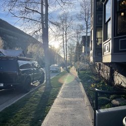 The Victorian Inn - Street view