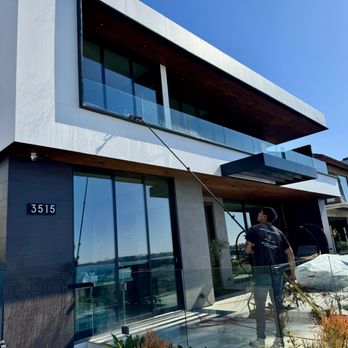 Squeegex - Squeegex cleaning second-story windows with professional-grade equipment - Window Washing Near Me - San Diego, California Squeegex - Squeegex cleaning second-story windows with professional-grade equipment - Window Washing Near Me - San Diego, California