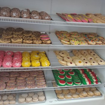 Panadería Estrella - Bakeries Near Me - Spring, Texas